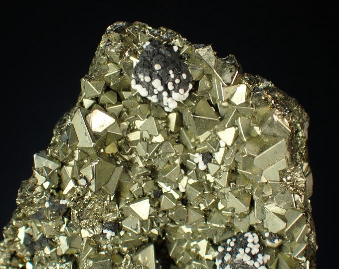 PYRITE octahedral crystals 5,5 x 4,0 x 3,0 cm from PERU