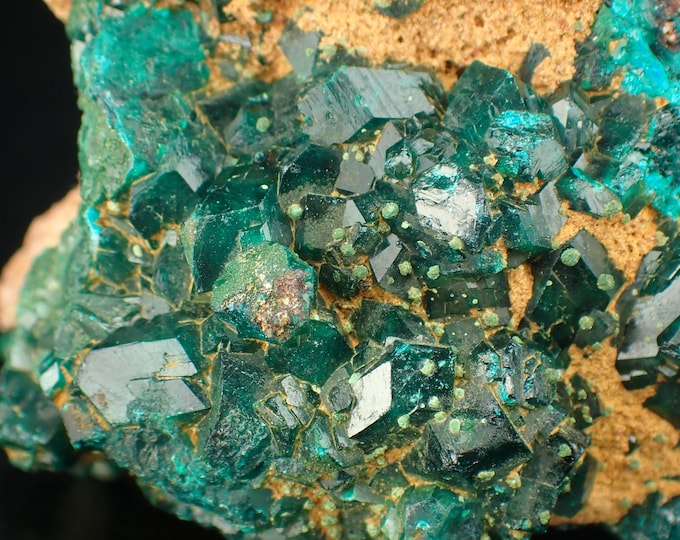DOPTASE with malachite 5,3 x 4,5 x 4,0 cm from DR CONGO 12736
