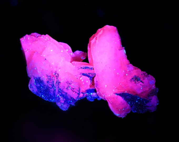 CALCITE fluorescent crystals 7,0 x 4,7 x 2,0 cm RUSSIA