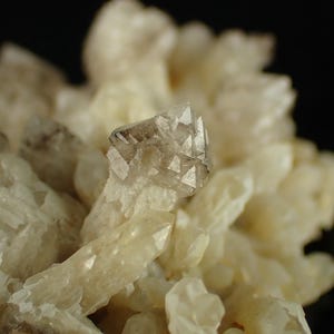 Kryształowy klaster berła QUARTZ 5,9 x 4,2 x 2,3 cm NAMIBIA 13184
