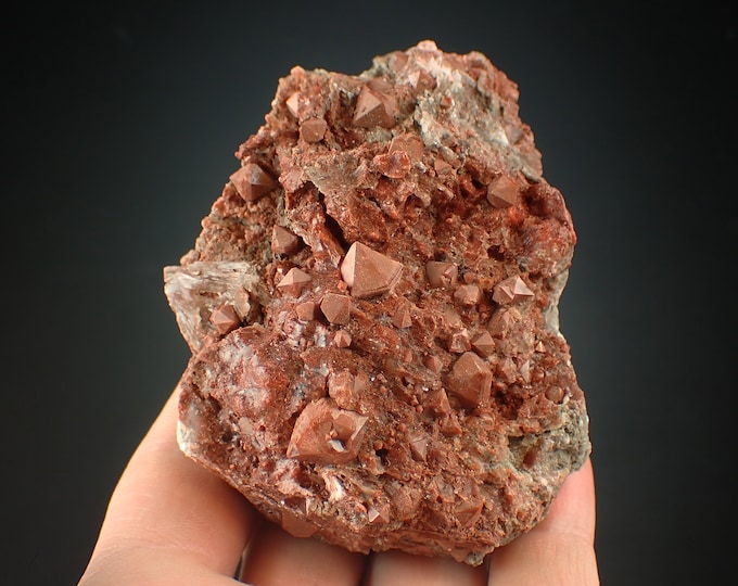 red QUARTZ crystals from SPAIN 1067N