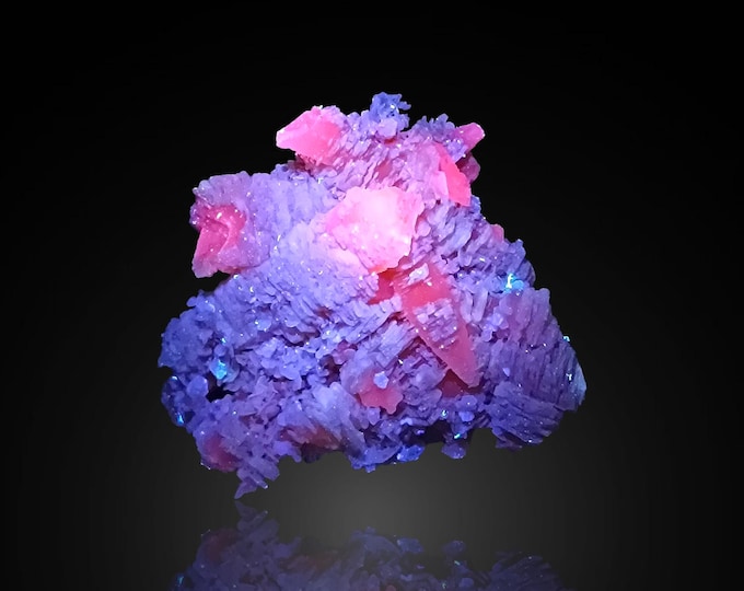 fluorescent CALCITE crystals 5,3 x 4,3 x 2,0 cm from CHINA