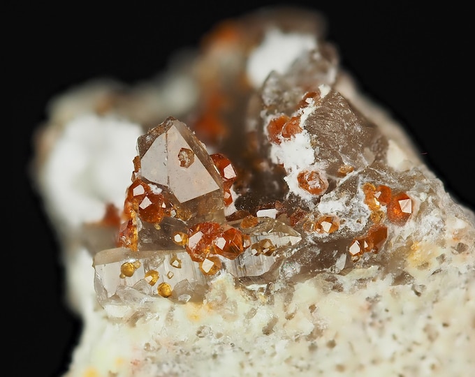 SPESSARTINE garnet on smoky quartz 2,5 x 1,8 x 1,6 cm CHINA Tongbei