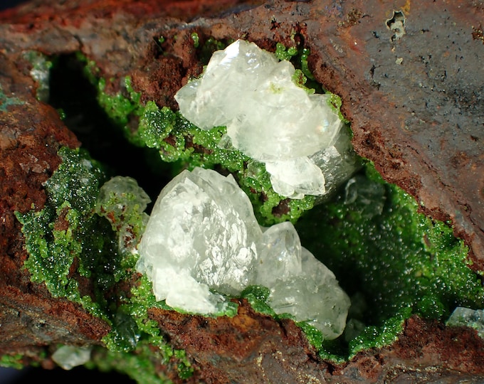 CONICHALCITE with calcite 7,0 x 4,0 x 3,5 cm Ojuela Mine, MEXICO