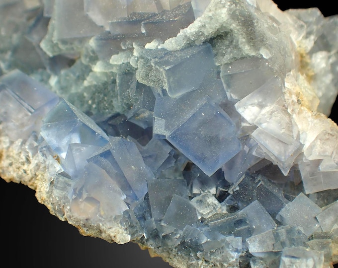 fluorescent FLUORITE crystals 4,8 x 2,8 x 2,7 cm from CHINA