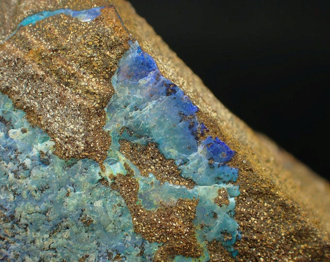 BOULDER OPAL 5,0 x 2,8 x 2,7 cm from AUSTRALIA