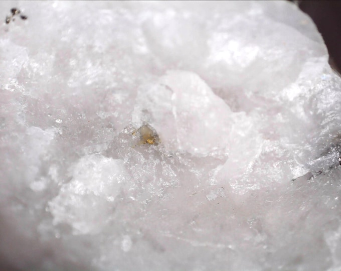 NATIVE GOLD with Pyrite on Quartz 4,0 x 2,8 x 2,5 cm Jilove