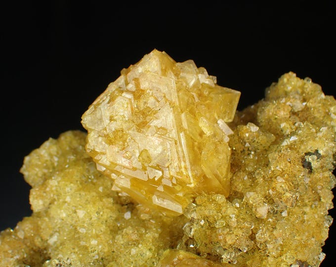 fluorescent ALUNITE crystal cluster 10,0 x 8,0 x 4,0 cm POLAND
