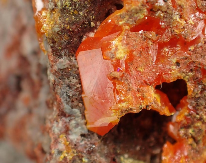 WULFENITE crystals on matrix 7,5 x 6,0 x 4,0 cm Red Cloud mine, U.S.