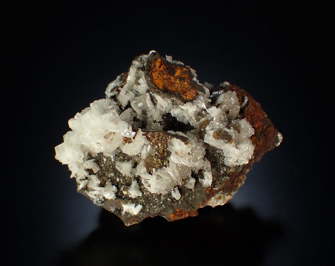 BARYTE crystals on matrix 7,0 x 5,0 x 4,0 cm SPAIN