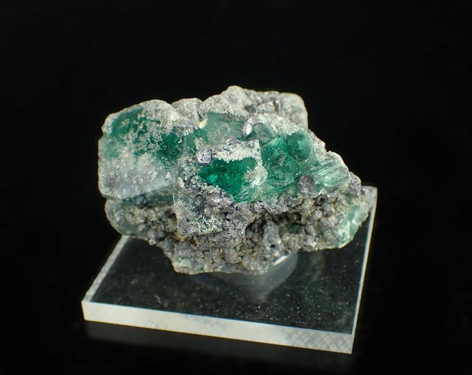 FLUORITE with bournonite 5,0 x 4,7 x 3,3 cm PERU 13173
