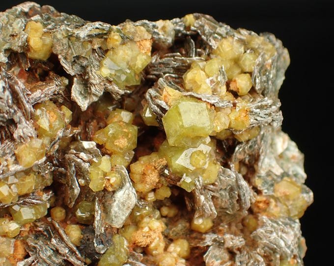 GARNET var GROSSULAR crystals 5,2 x 5,0 x 2,0 cm MALI 12904