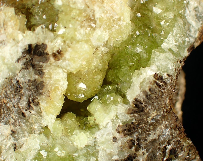 fluorescent ADAMITE crystals on matrix 8,0 x 6,5 x 5,0 cm from MEXICO