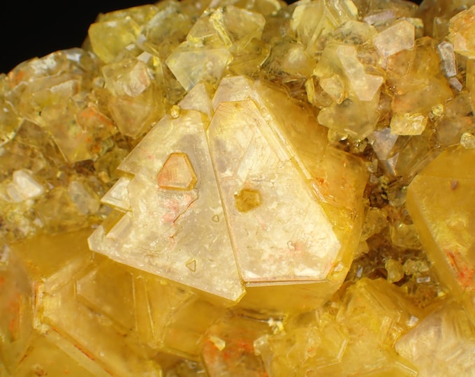 fluorescent ALUNITE crystal cluster 10,5 x 6,2 x 4,0 cm POLAND