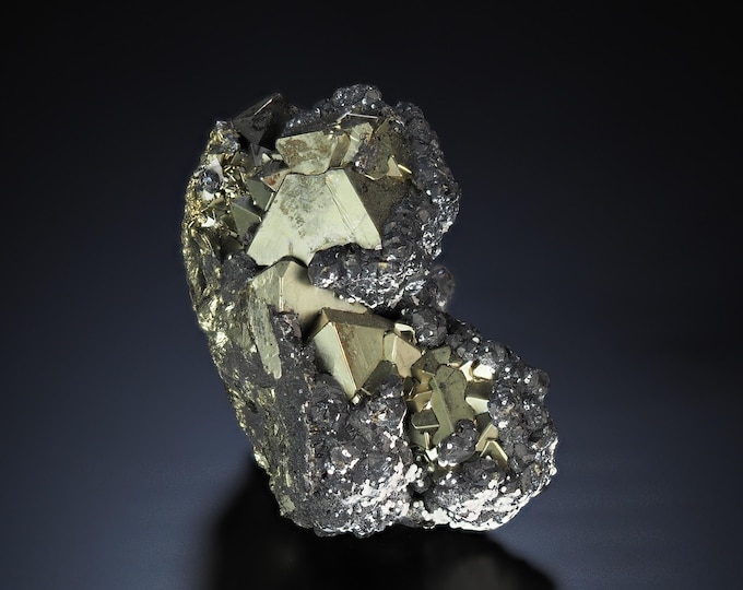 PYRITE octahedral crystals 5,5 x 4,7 x 3,0 cm from PERU