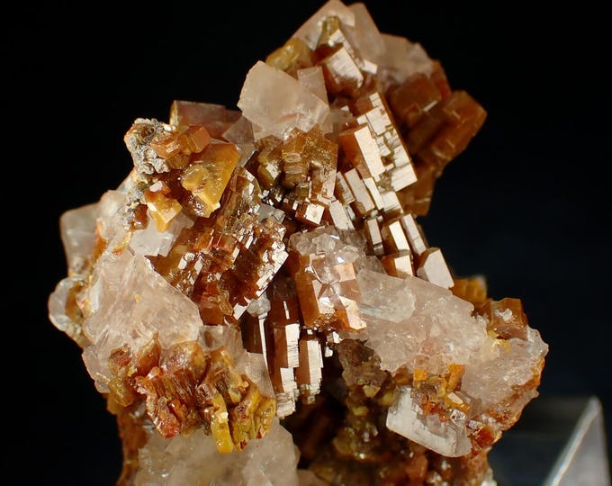 VANADINITE with Calcite Crystals 6,7 x 5,0 x 4,0 cm - MEXICO
