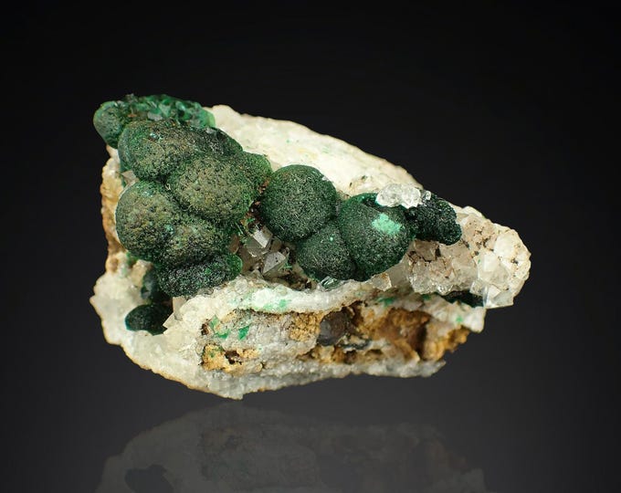 MALACHITE on quartz crystals 4,0 x 3,7 x 2,0 cm DR Congo