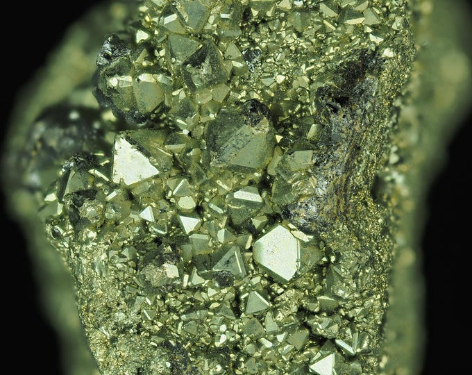 PYRITE octahedral crystals 5,0 x 3,3 x 3,0 cm from PERU