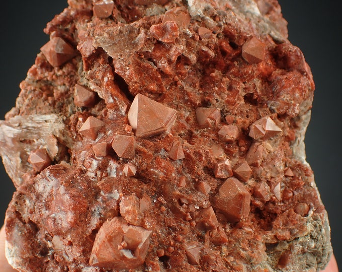 red QUARTZ crystals 8,5 x 6,0 x 4,0 cm SPAIN