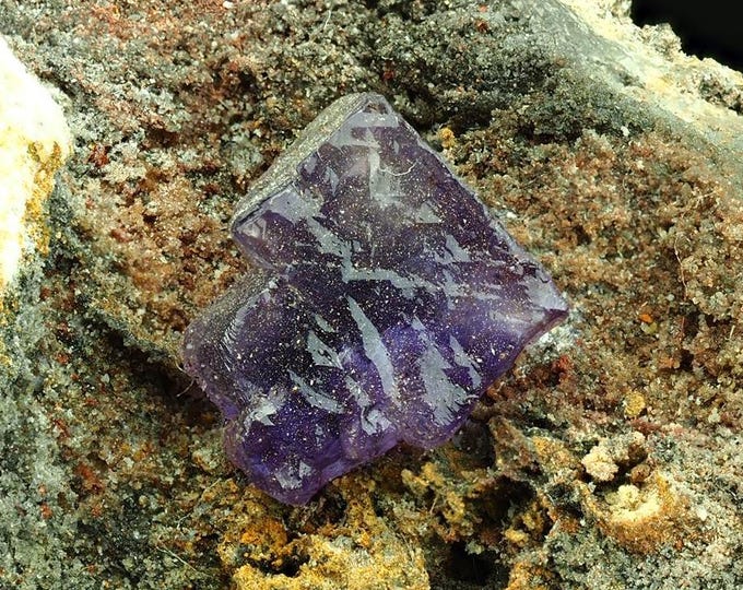 fluorescent FLUORITE crystals 11,0 x 8,0 x 3,7 cm Mexico 12175
