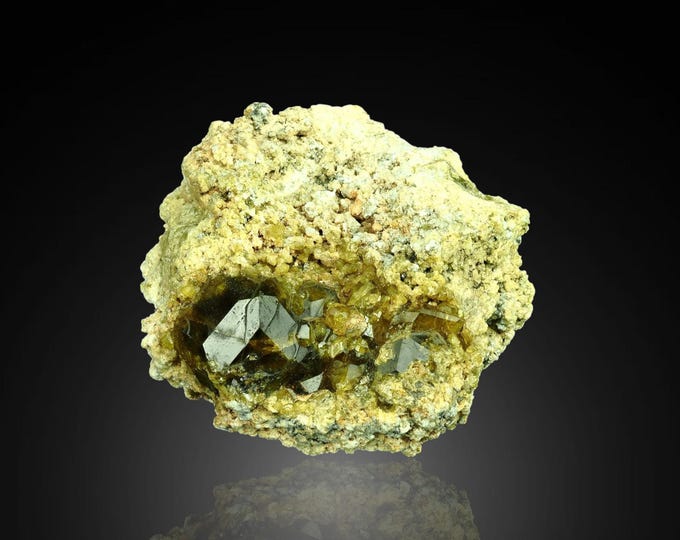 GARNET var GROSSULAR lustrous crystals from MALI 12321