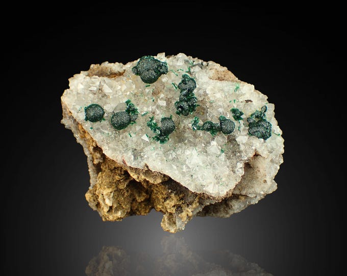 MALACHITE on quartz crystals 5,3 x 4,2 x 2,1 cm DR Congo 12971