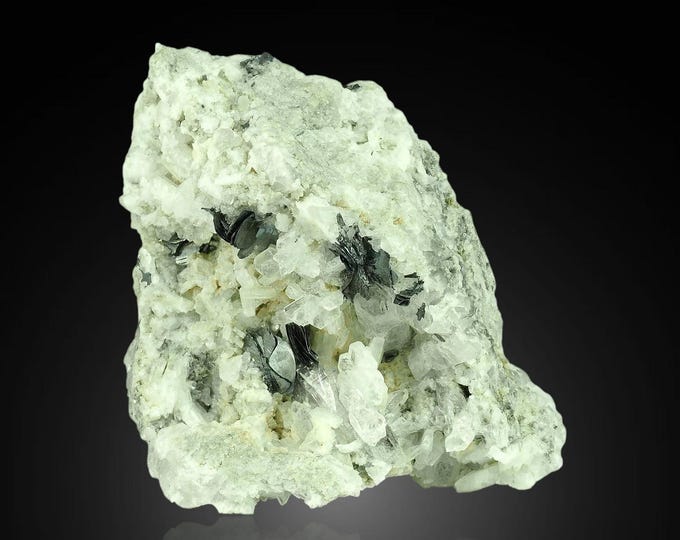 HEMATITE on quartz 5,5 x 3,3 x 2,5 cm from REUNION 12196