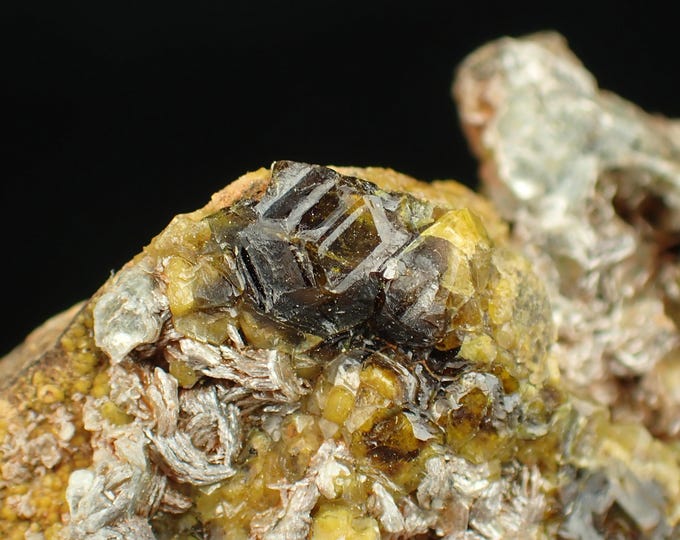 GARNET var GROSSULAR crystals 5,6 x 3,8 x 2,5 cm MALI 12909