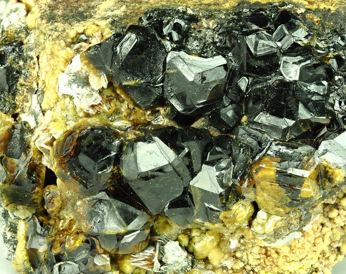 GARNET var MELANITE crystals 4,7 x 4,5 x 3,0 cm MALI 12582