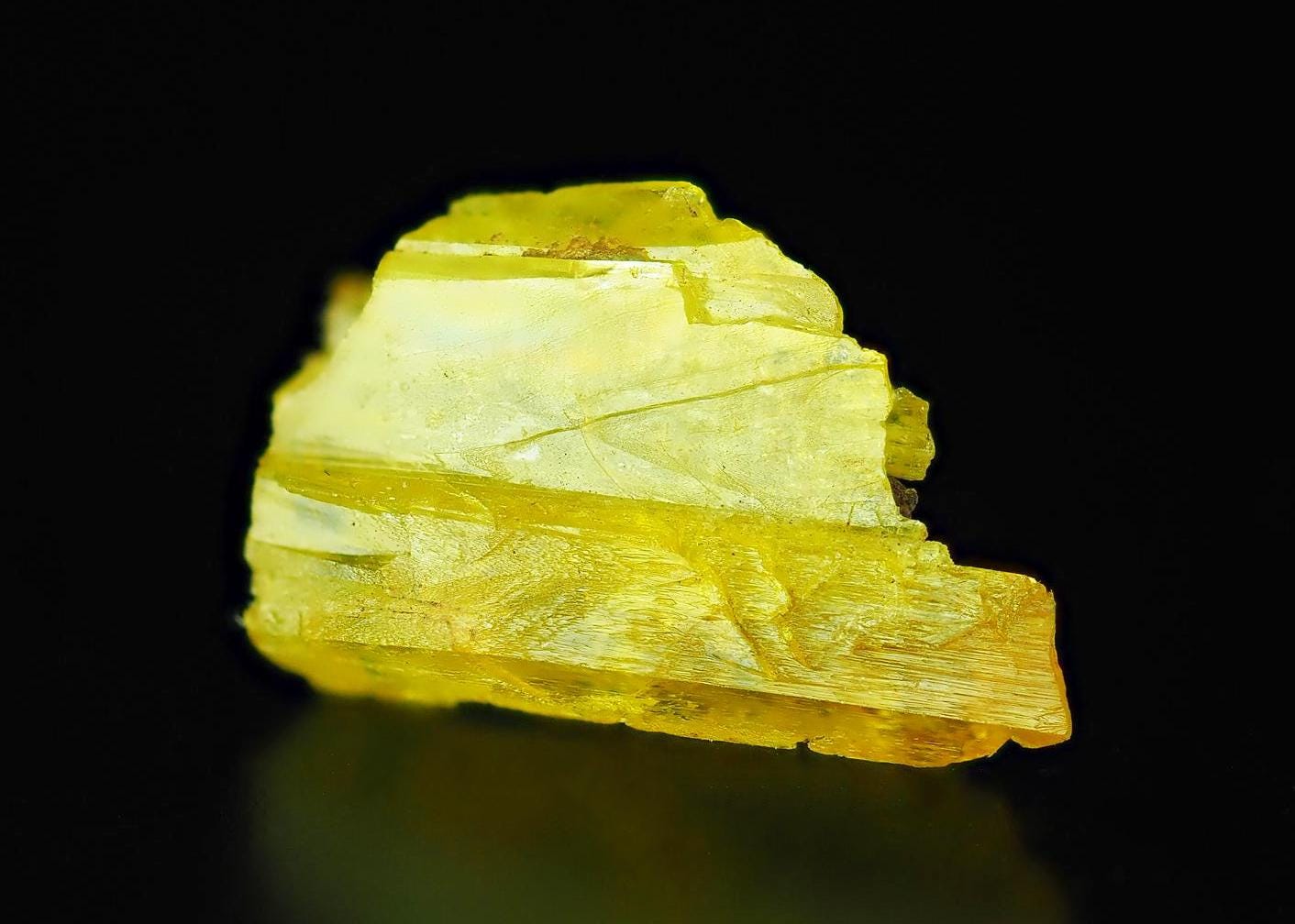 LEGRANDITE rare crystal 1,1 x 0,6 x 0,4 cm from MEXICO
