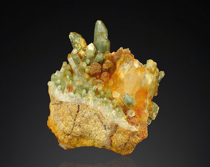 QUARTZ with chlorite 5,0 x 4,0 x 2,5 cm PAKISTAN