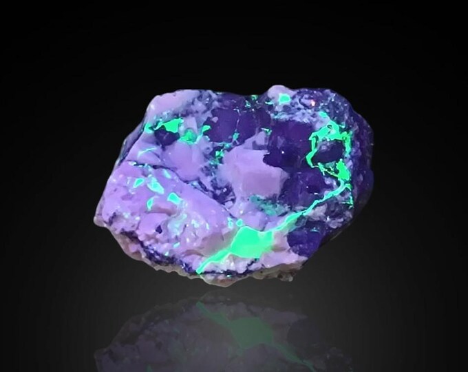 fluorescent TIFFANY STONE 3,0 x 2,2 x 1,8 cm Brush Wellman Mine, U.S. 13330