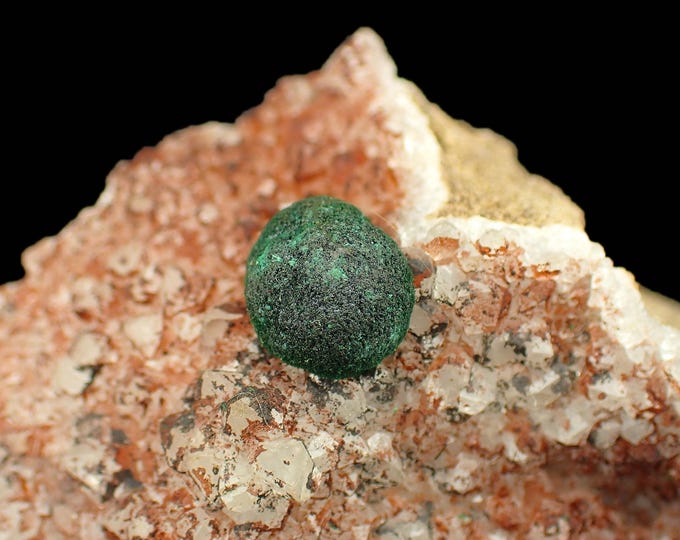 MALACHITE on quartz crystals 5,2 x 3,7 x 2,5 cm DR Congo