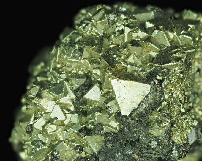 PYRITE octahedral crystals 4,5 x 3,8 x 3,5 cm from PERU