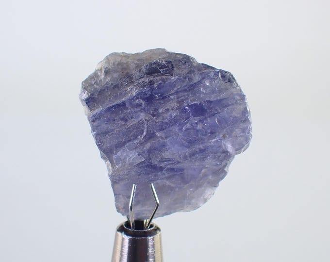 IOLITE var. cordierite, pleochroic crystal 2,2 x 2,0 x 0,7 cm Madagascar