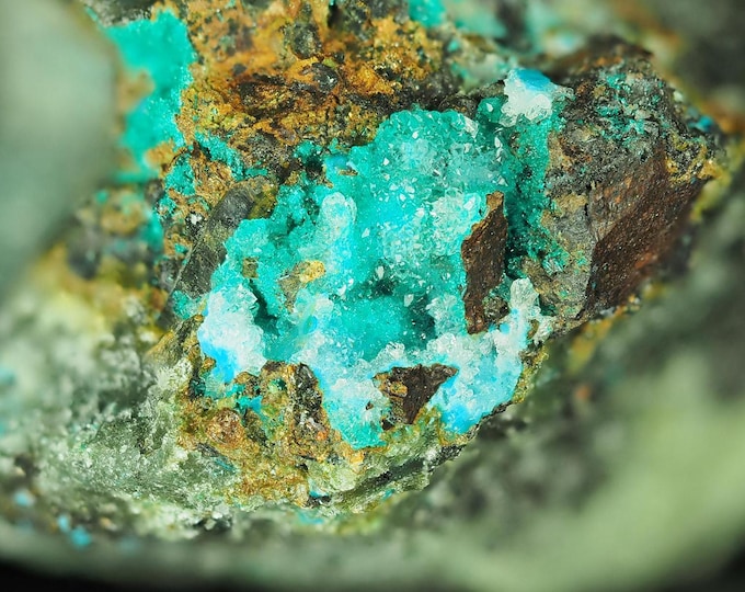 BROCHANTITE with chrysocolla 5,5 x 3,8 x 3,5 cm from CHILE