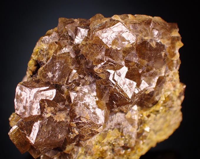 GARNET var TOPAZOLITE crystals on matrix 3,7 x 3,7 x 2,5 cm U.S.