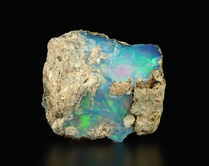 OPAL beautiful colors 1,7 x 1,6 x 1,2 cm from ETHIOPIA 12776