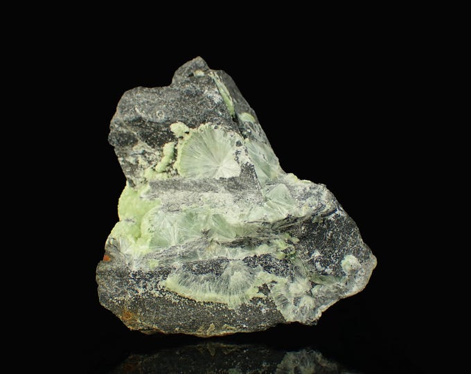 WAVELLITE green bubble crystals 5,7 x 5,5 x 3,7 cm from U.S. 12940