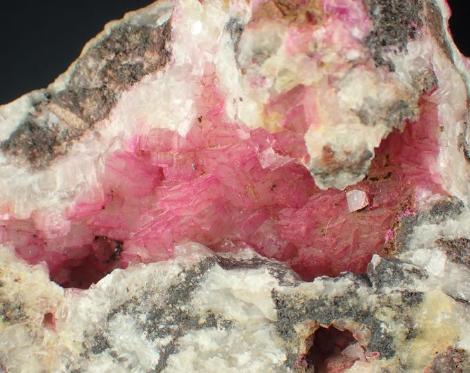 COBALTOAN CALCITE 9.5 x 6 x 4.5 cm MOROCCO 11379