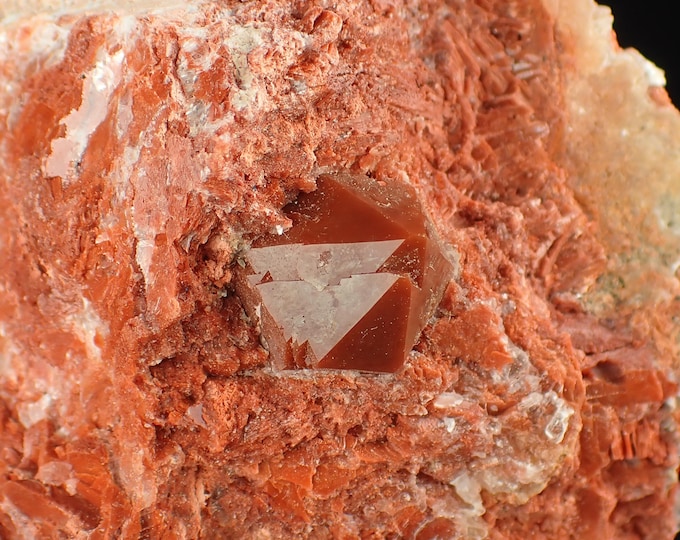 red QUARTZ crystals 5,8 x 5,0 x 4,4 cm SPAIN 11400