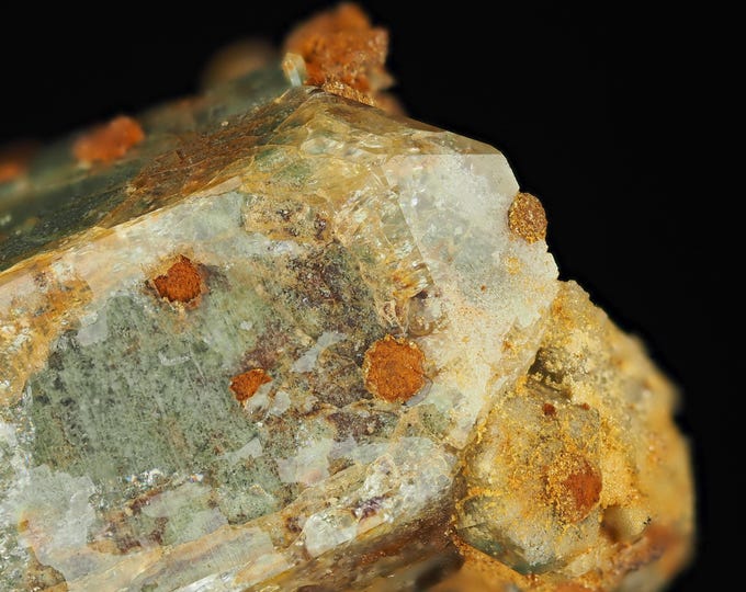 QUARTZ with chlorite 5,2 x 3,0 x 2,7 cm PAKISTAN