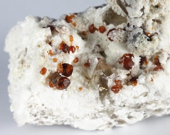 SPESSARTINE garnet on albite 3,4 x 2,3 x 2,1 cm CHINA Tongbei