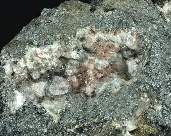 CALCITE on pyrolusite 6,4 x 4,4 x 4,0 cm from U.S. 12426