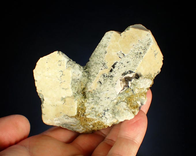 MICROCLINE with Epidote 9,0 x 6,5 x 5,5 cm POLAND