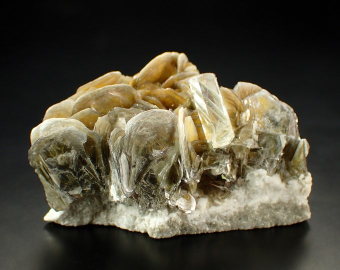 AQUAMARINE with muscovite cluster from PAKISTAN 10616