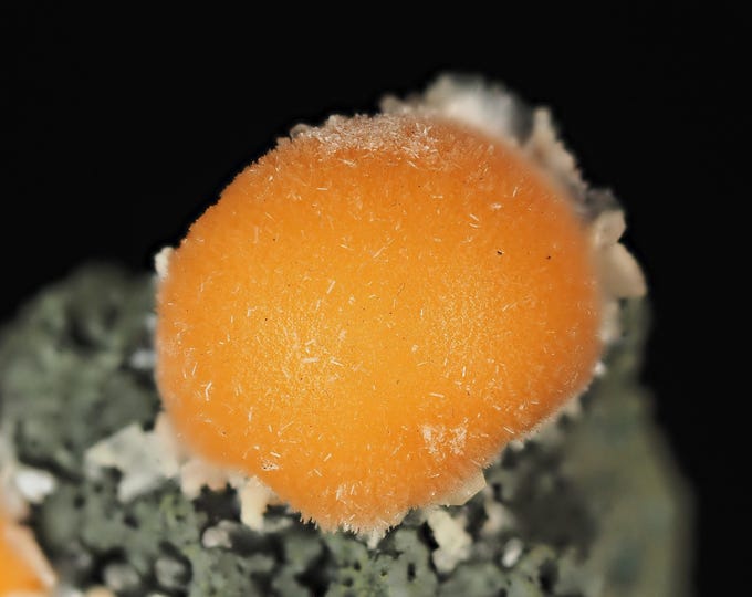 THOMSONITE crystals on matrix 4,5 x 4,4 x 3,1 cm INDIA