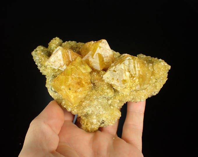 fluorescent ALUNITE crystal cluster 11,5 x 7,8 x 5,0 cm POLAND