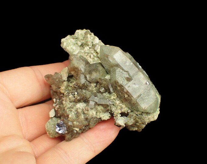 QUARTZ with hematite rose 6,5 x 6,0 x 3,5 cm from AUSTRIA 13016