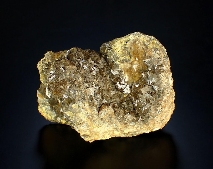 GARNET var TOPAZOLITE crystals on matrix 7,2 x 6,0 x 5,3 cm U.S.